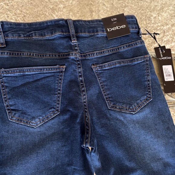 NWT Bebe Women's Denim Pearl Embellished Straight Leg Jeans - Size 26 (Size 2) - Picture 4 of 10